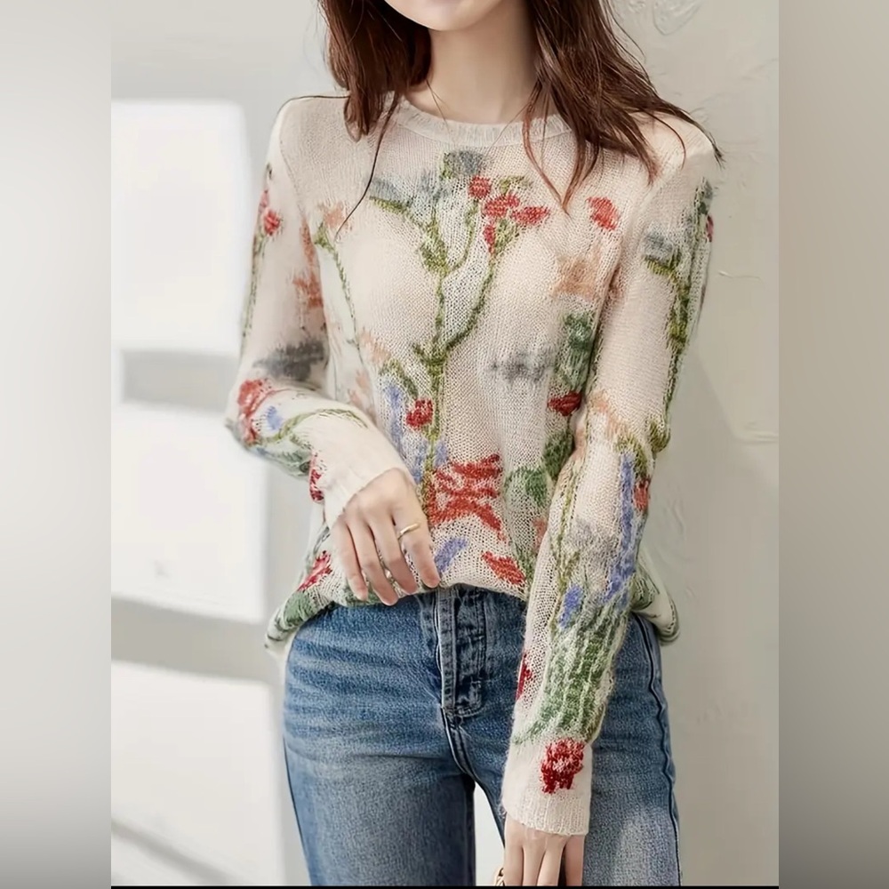 NWOT Gorgeous Floral Light Weight Crew Neck Multi-Colored Spring SweaterSZ-M